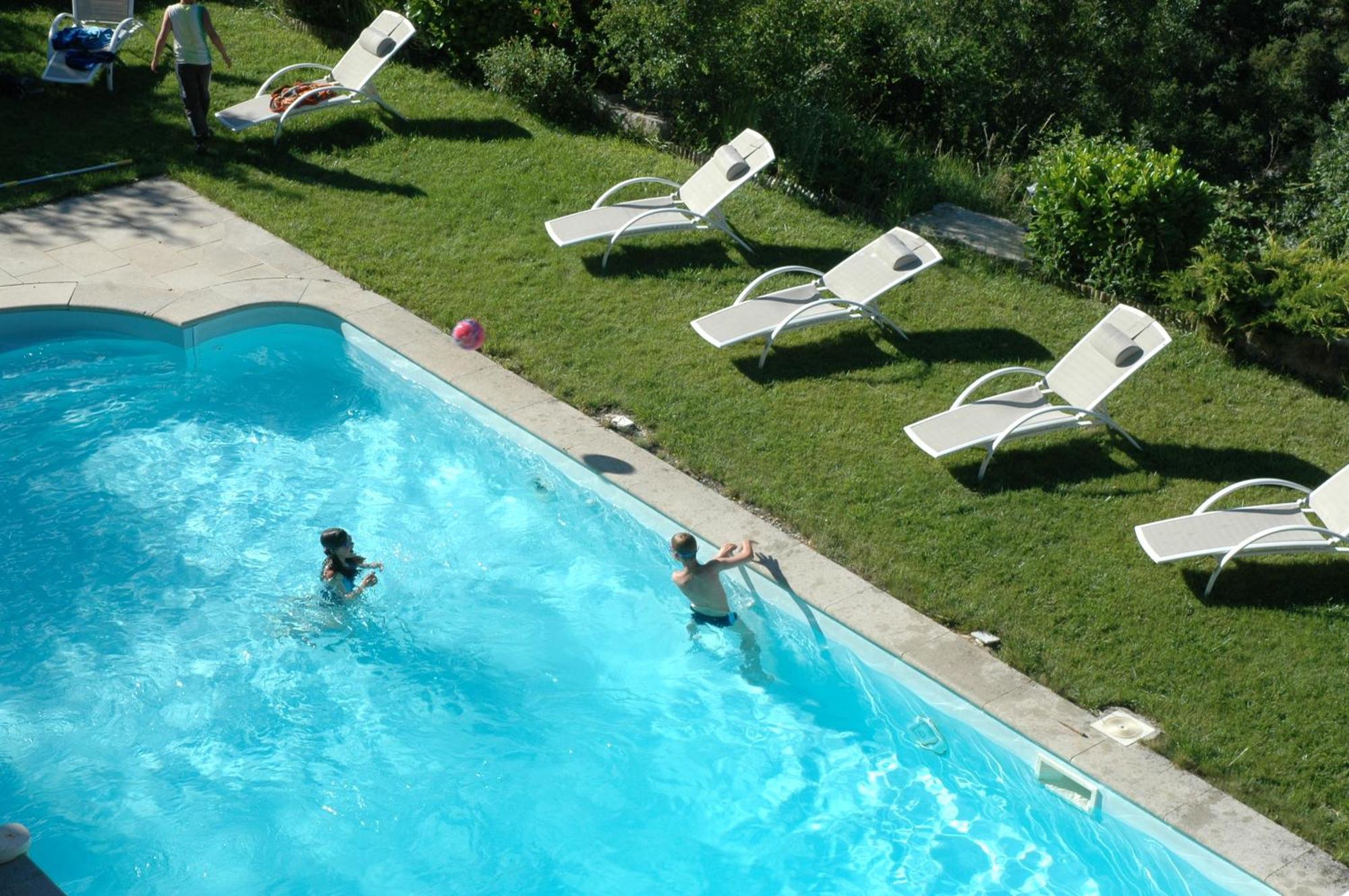克拉维里尔酒店 Saint-Auban-sur-lʼOuvèze 外观 照片