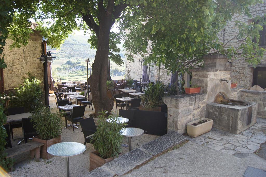 克拉维里尔酒店 Saint-Auban-sur-lʼOuvèze 外观 照片
