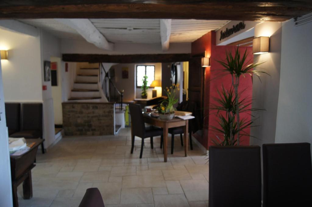 克拉维里尔酒店 Saint-Auban-sur-lʼOuvèze 外观 照片