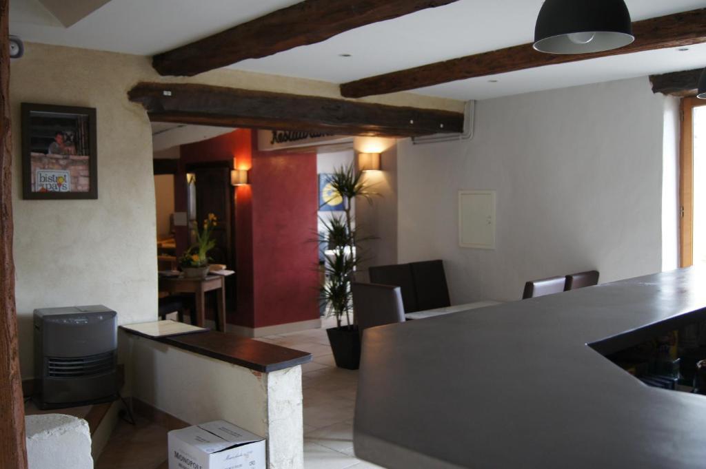 克拉维里尔酒店 Saint-Auban-sur-lʼOuvèze 外观 照片